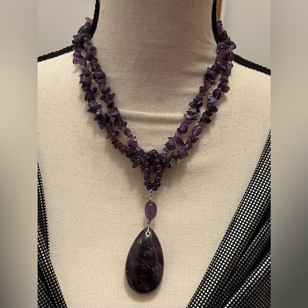 Amethyst chip necklace w/pendant